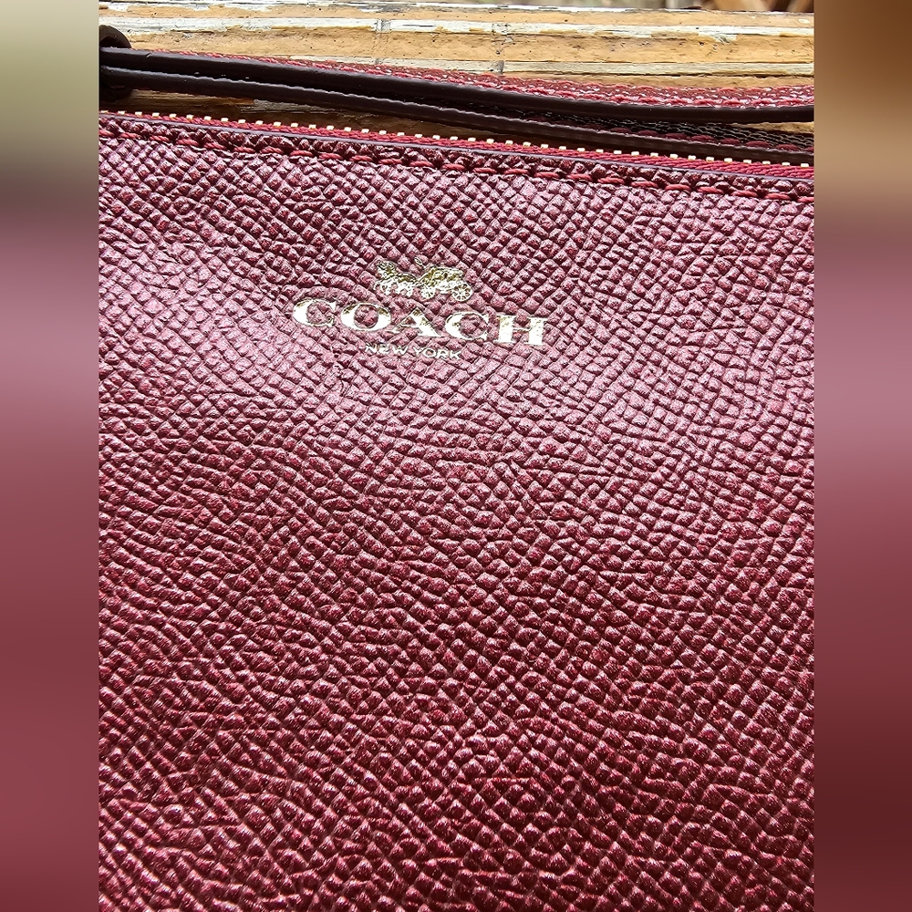 Coach Metallic Cherry Leather wristlet New without tags - Picture 4 of 16